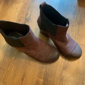 Sorel botties size 8.5